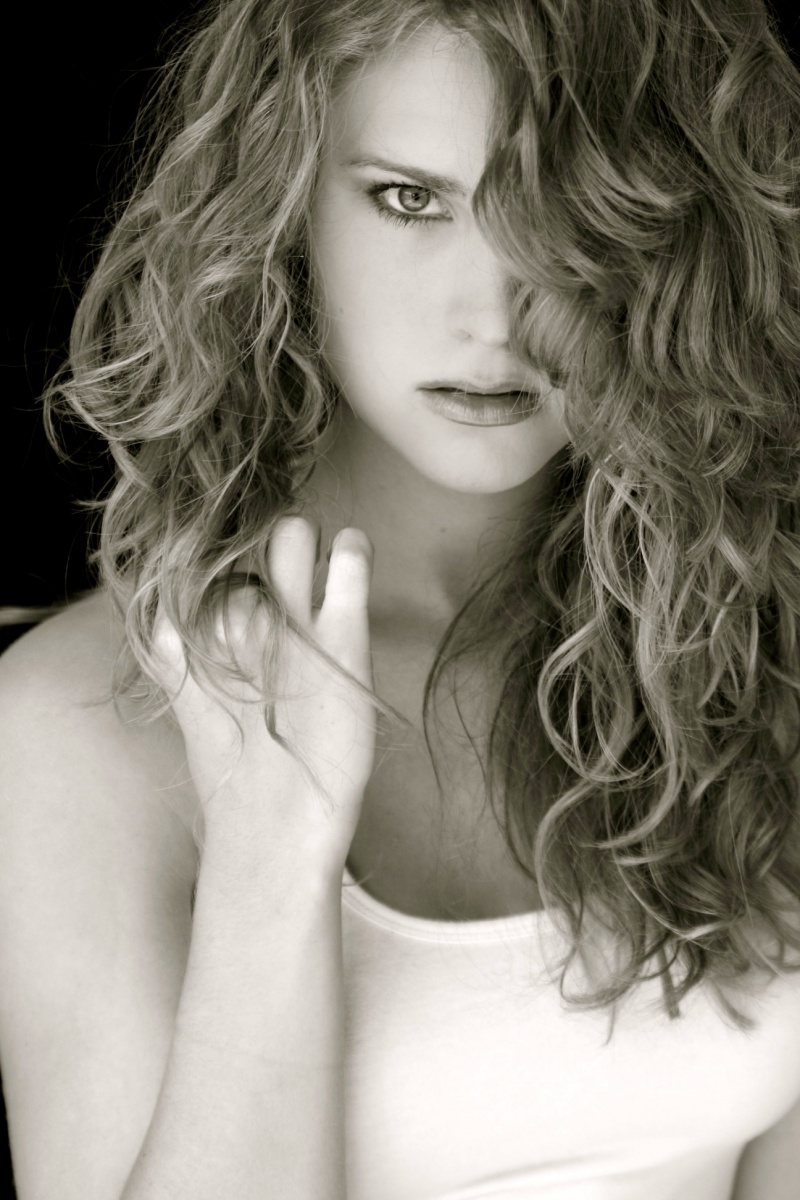 Female model photo shoot of Melissa Marson