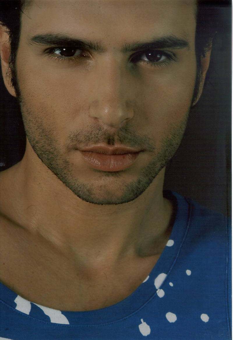 Male model photo shoot of Antonio Shepard Jinn