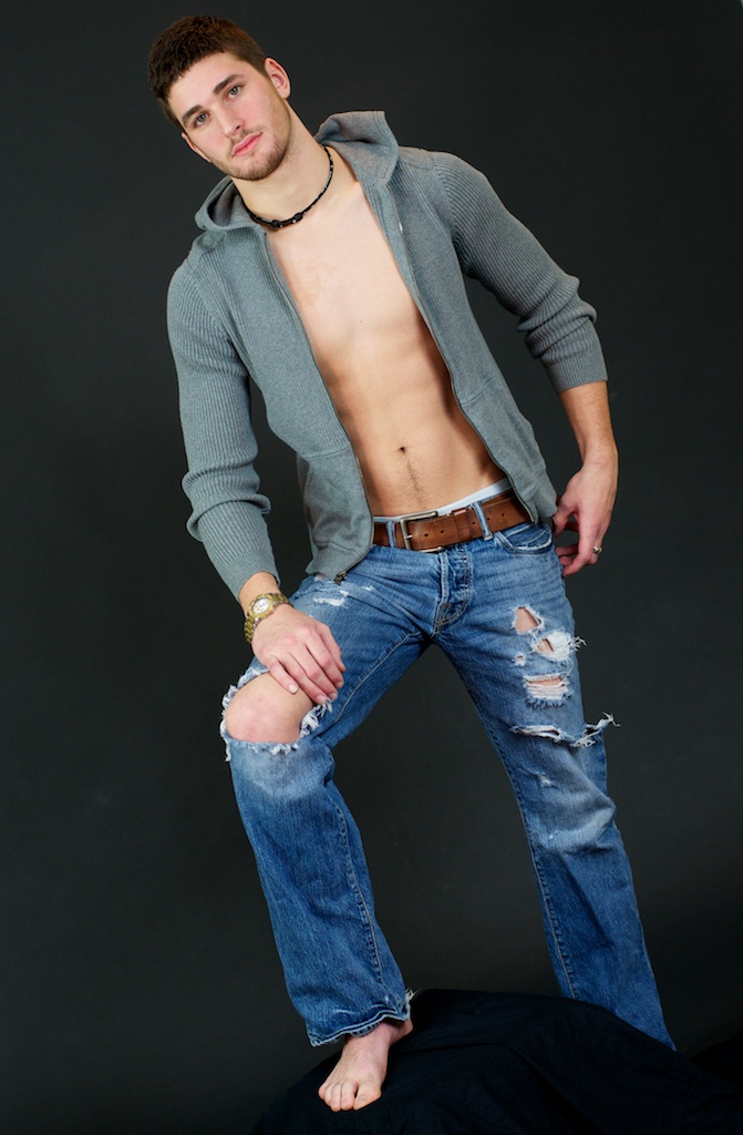 Male model photo shoot of David Della