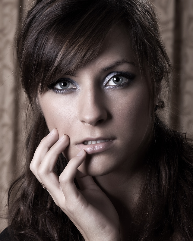 Female model photo shoot of Patrycja Cwienk by Przemek_L in Naas