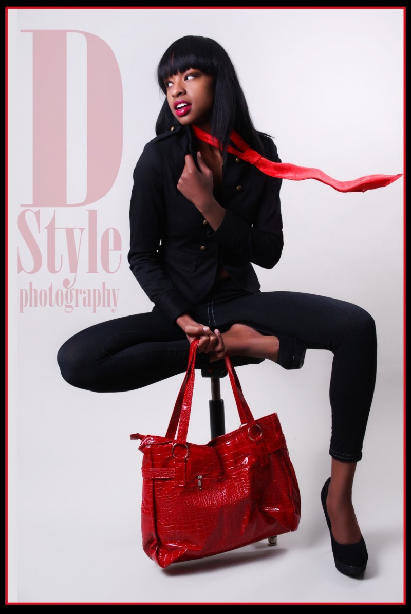 Female model photo shoot of Dyamond20 by DETROIT STYLE in HAMPTON