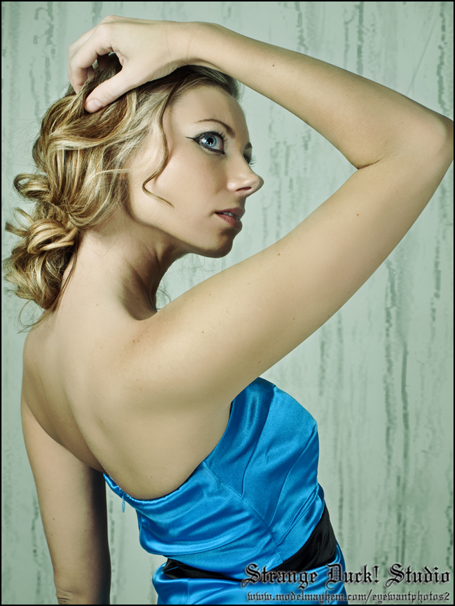 Female model photo shoot of Saphyre Sadie by Photo 51