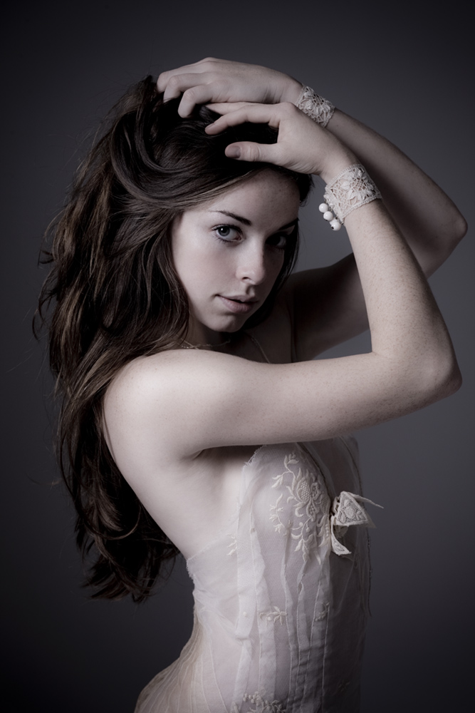 Female model photo shoot of eleajoly