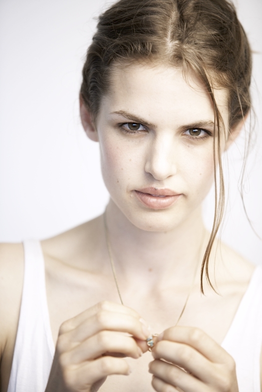 Female model photo shoot of lookingforwork