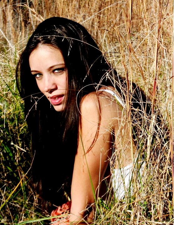Female model photo shoot of Caitlin Mauldin