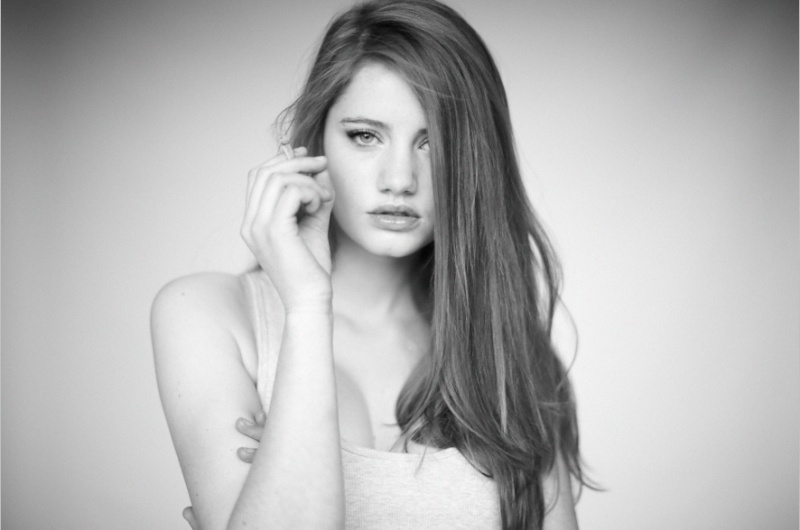 Female model photo shoot of Hannah Bananna