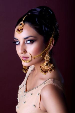 Female model photo shoot of Isma Khan