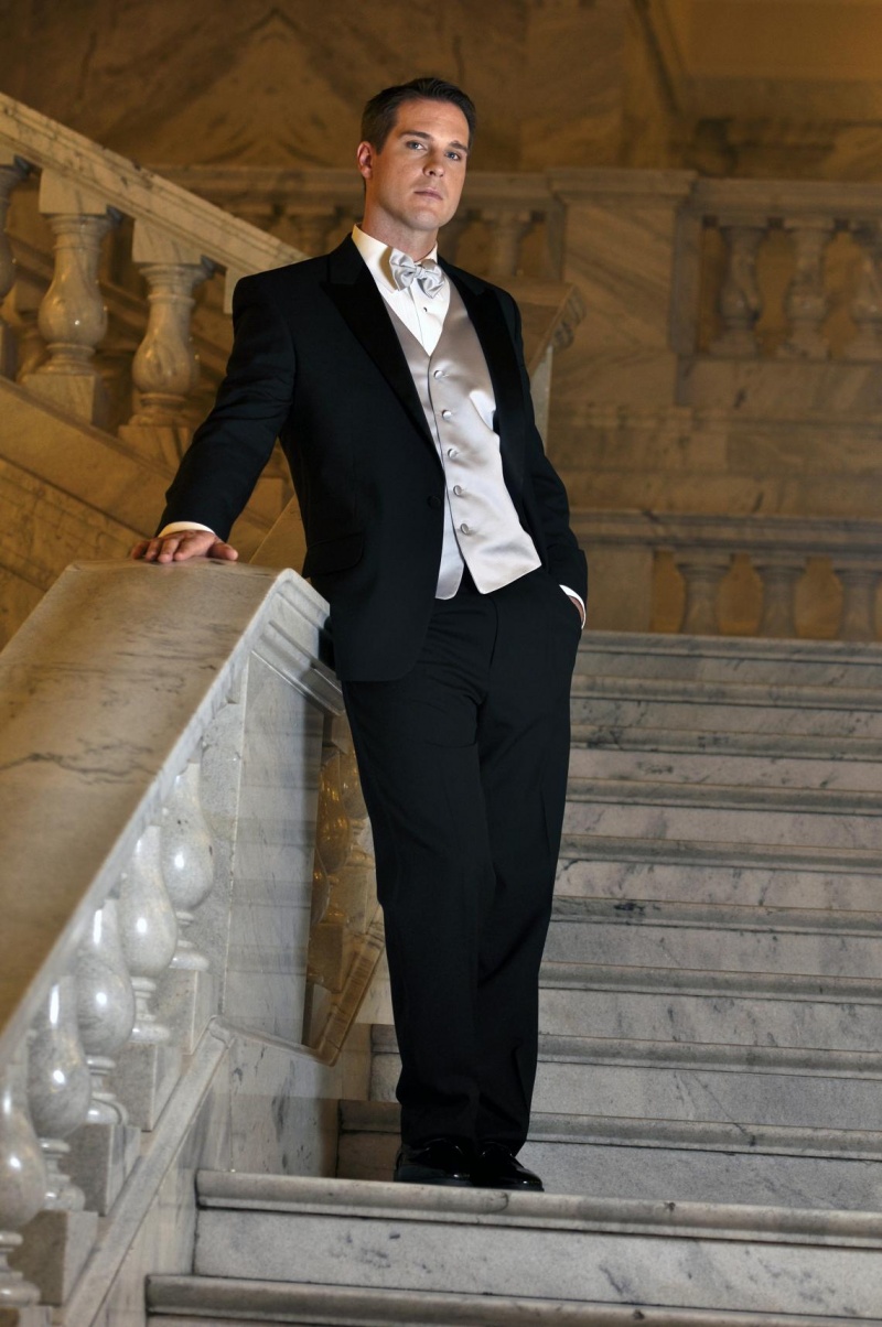 Male model photo shoot of Josh Hipple in SLC UT Capitol Building