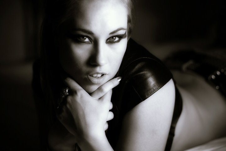 Female model photo shoot of Amandawilson 