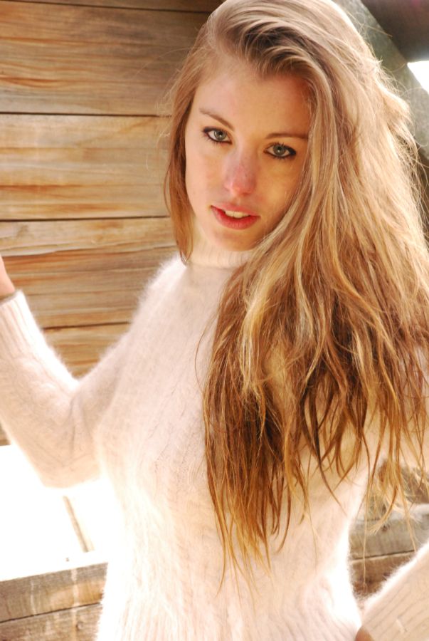 Female model photo shoot of Alexandra de Anda in Boise