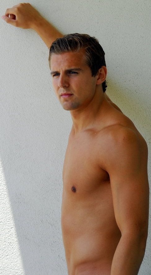 Male model photo shoot of Nicholas Stolt