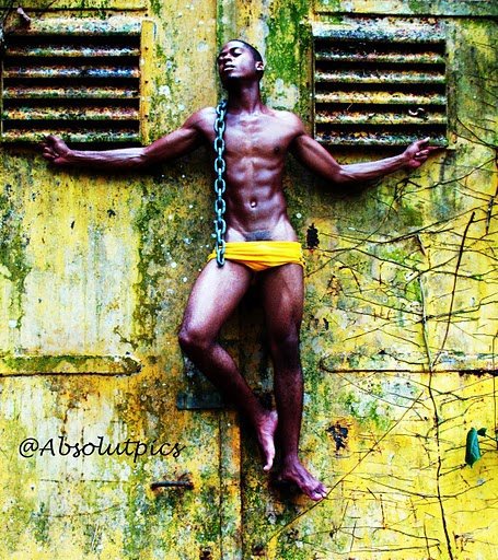 Male model photo shoot of Ricardo Williams