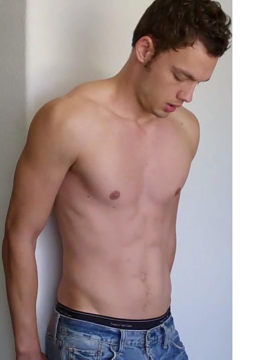 Male model photo shoot of Nathaniel Ehlers