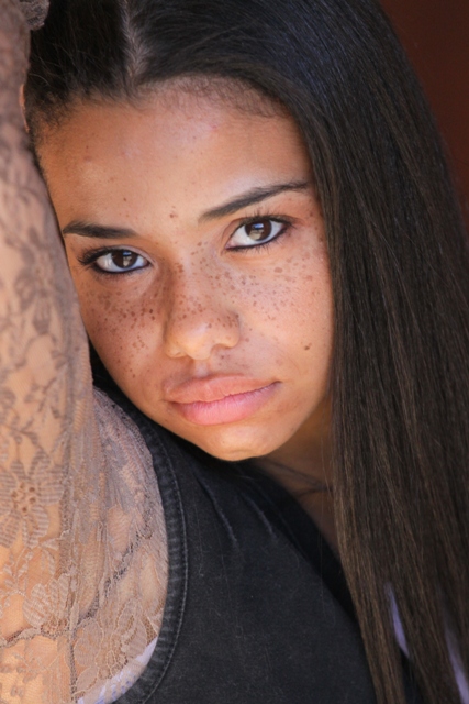 Female model photo shoot of Tiffany Edwards-Jordan