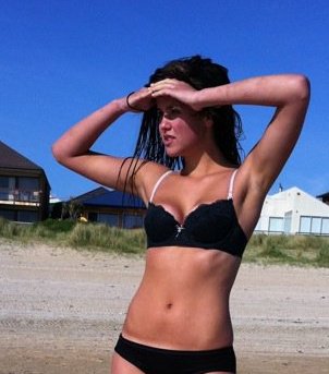 Female model photo shoot of Ella King in edi beach