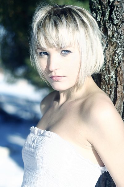 Female model photo shoot of Emilie Roess