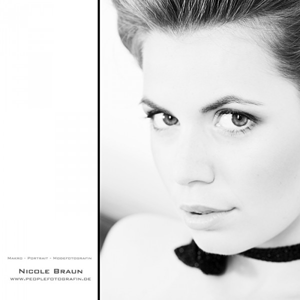 Female model photo shoot of Nicole Braun in Indoor-Photoatelier Berlin