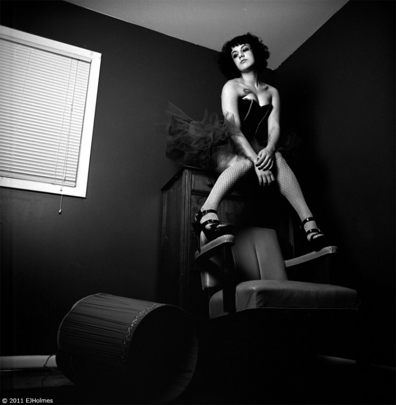 Female model photo shoot of Izzy Bizzy by EJ Holmes