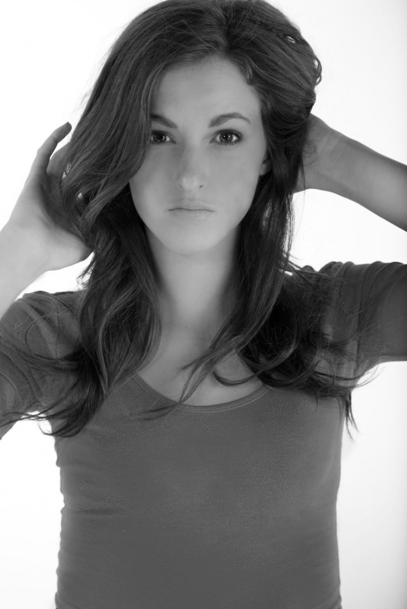 Female model photo shoot of Sarah McNichol