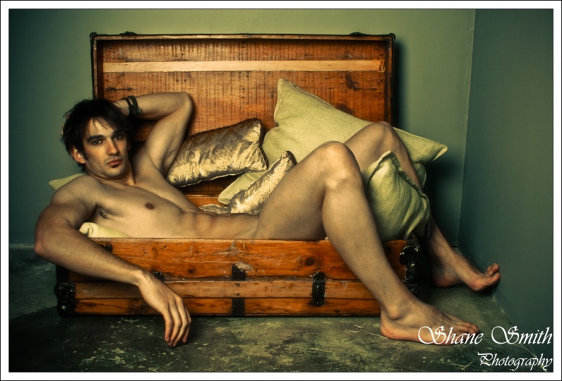 Male model photo shoot of sisemen