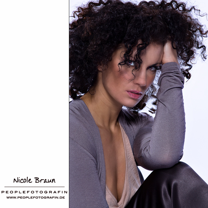 Female model photo shoot of Nicole Braun by Nicole Braun in Berlin