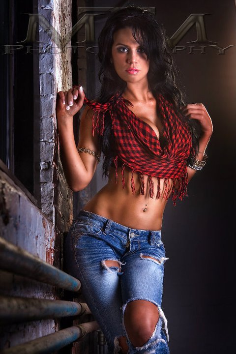 Female model photo shoot of Amanda Godinho