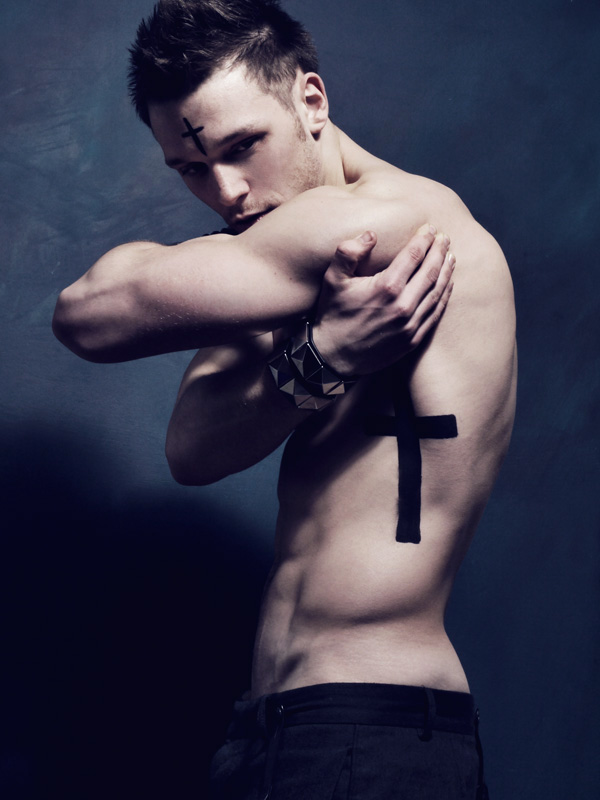 Male model photo shoot of Luke Cussons