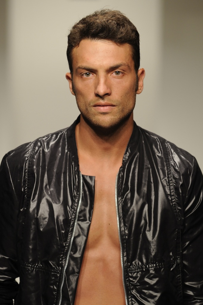 Male model photo shoot of Ricardo Santos
