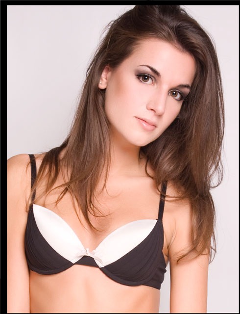 Female model photo shoot of VanessaTerzoli