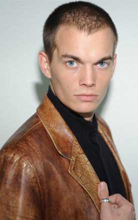 Male model photo shoot of Vinnie van Hinte