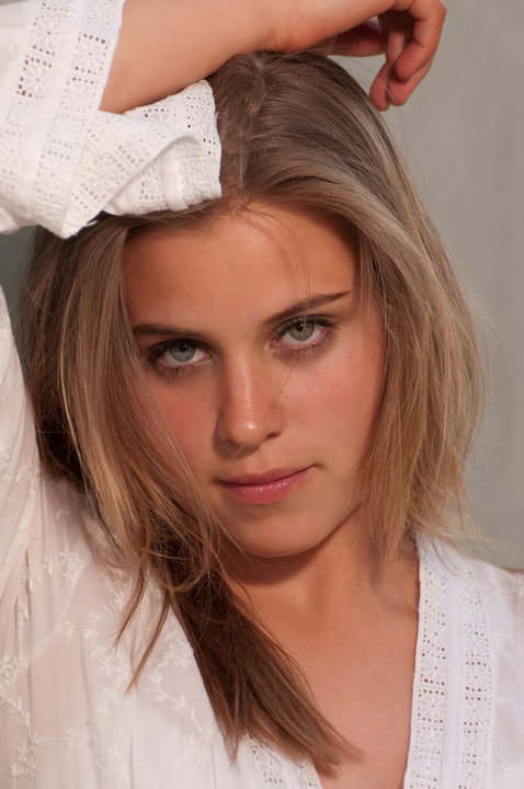 Female model photo shoot of Derekah Jayne