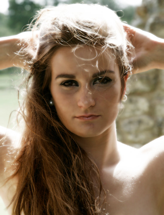 Female model photo shoot of Hannah Laura