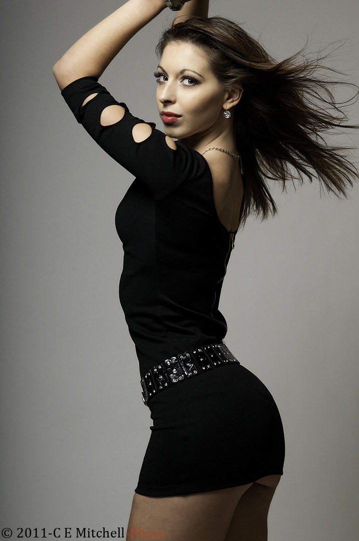 Female model photo shoot of Ana07h