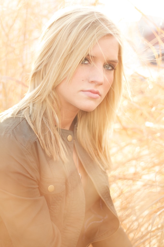 Female model photo shoot of Lauren Ryan