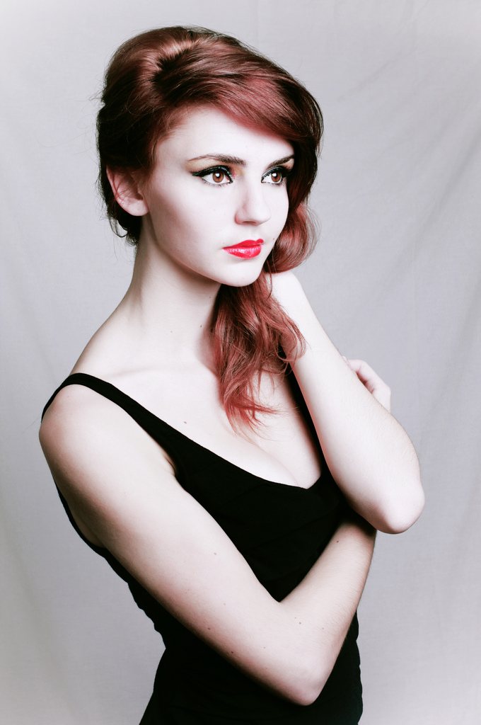 Female model photo shoot of Emma Calvin
