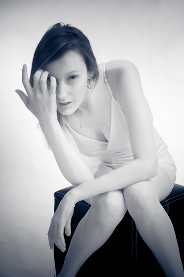 Female model photo shoot of Lesley Arens by SPstudio
