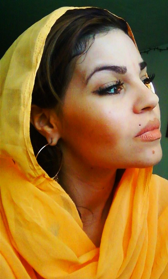 Female model photo shoot of Daniella Khaledi