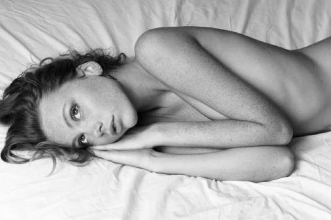 Female model photo shoot of sasha dubrovskaya