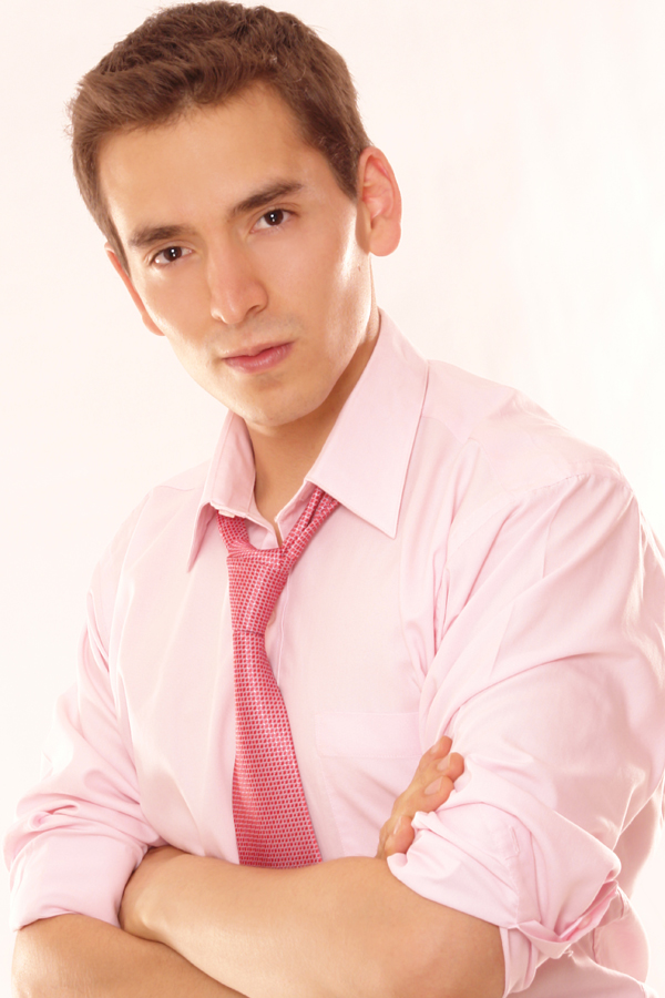 Male model photo shoot of Victor Espiritu Santo in Mexico