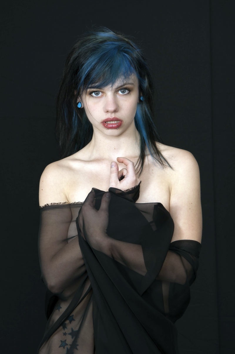 Female model photo shoot of BellaBlueModel