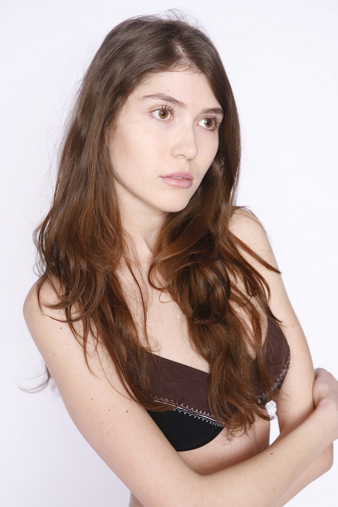 Female model photo shoot of Ana Maria Nadejde