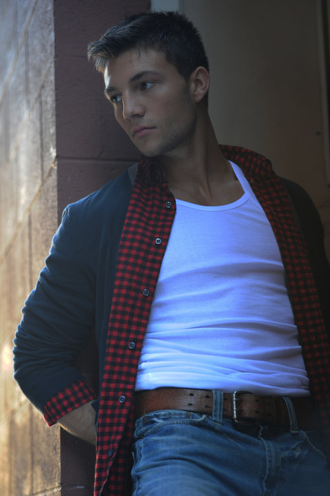 Male model photo shoot of Justin Glen