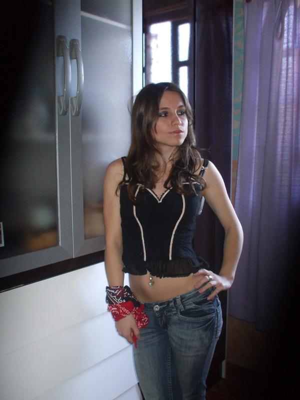 Female model photo shoot of Mary Lobo