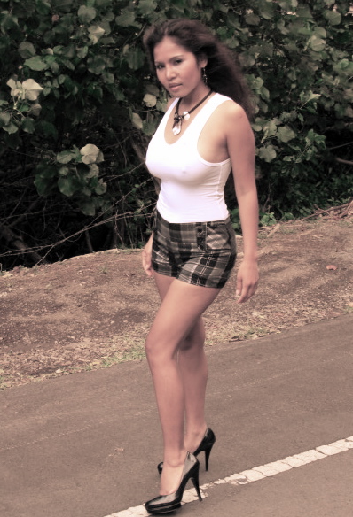 Female model photo shoot of Jazmine Gomez in Hawaii: Polulu Valley
