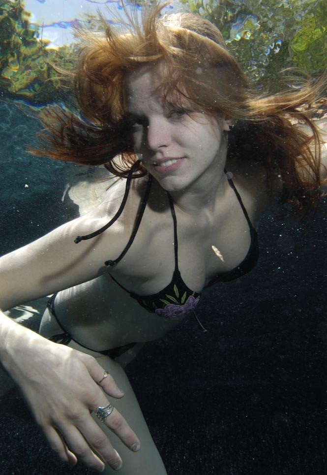 Female model photo shoot of rachelle o in miami- underwater