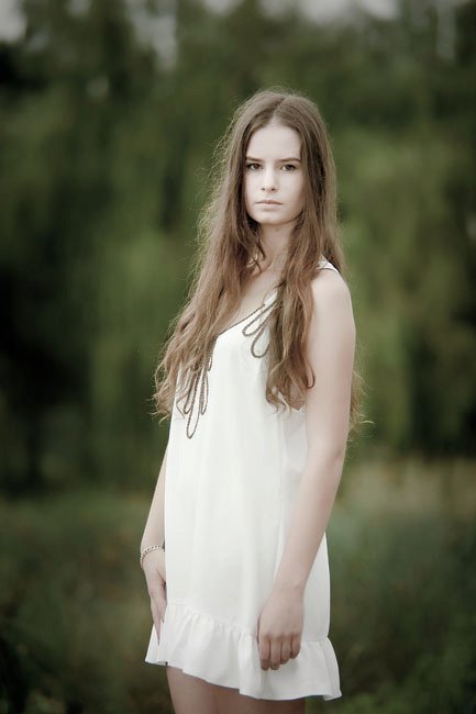 Female model photo shoot of Nicole Alenka by David Diep