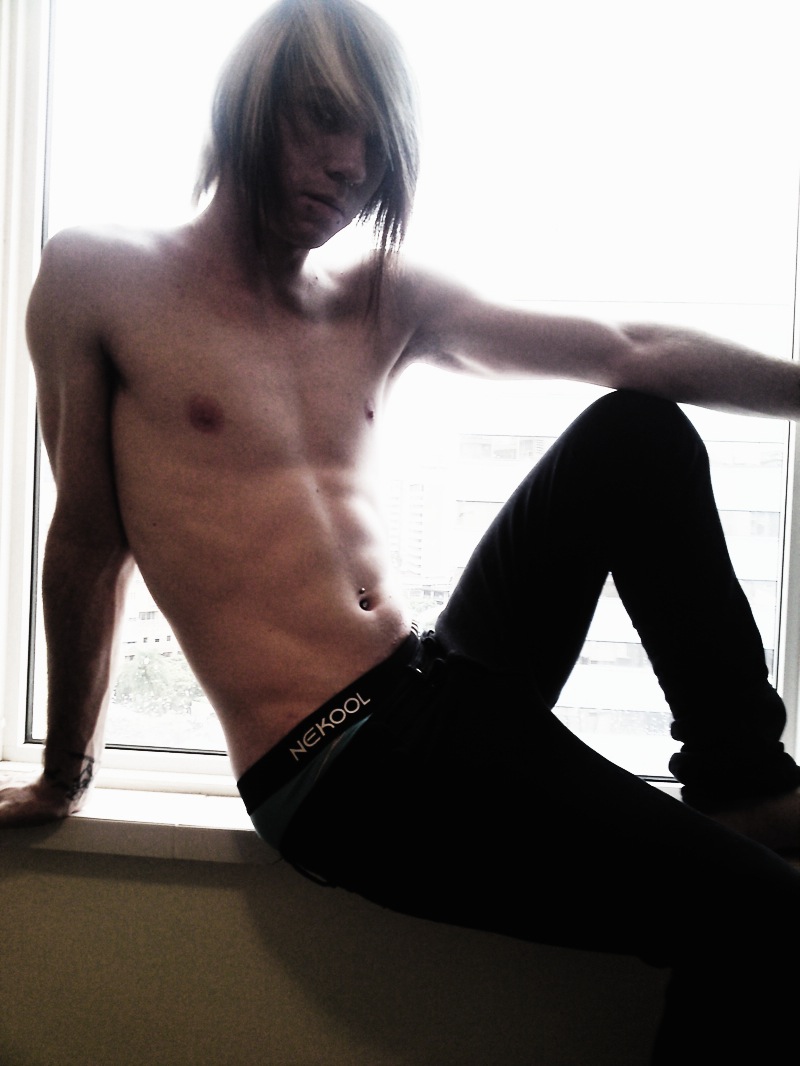 Male model photo shoot of Damion Lovett