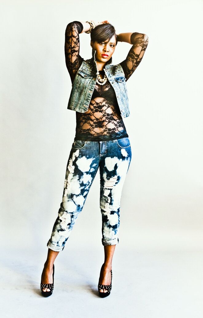 Female model photo shoot of Roechelle Stylist by LGoodchild in NYC, makeup by KaliDaSkope Beauty