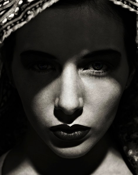 Female model photo shoot of Danni Crow