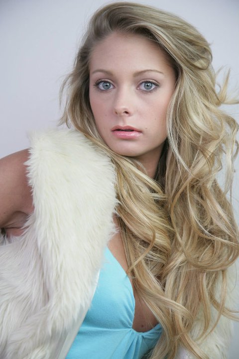Female model photo shoot of Meredithh Ann